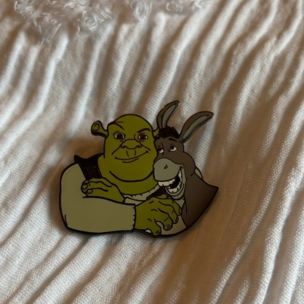 Universal Studios 2005 Shrek and Donkey vintage rare collectable pin - Picture 1 of 9